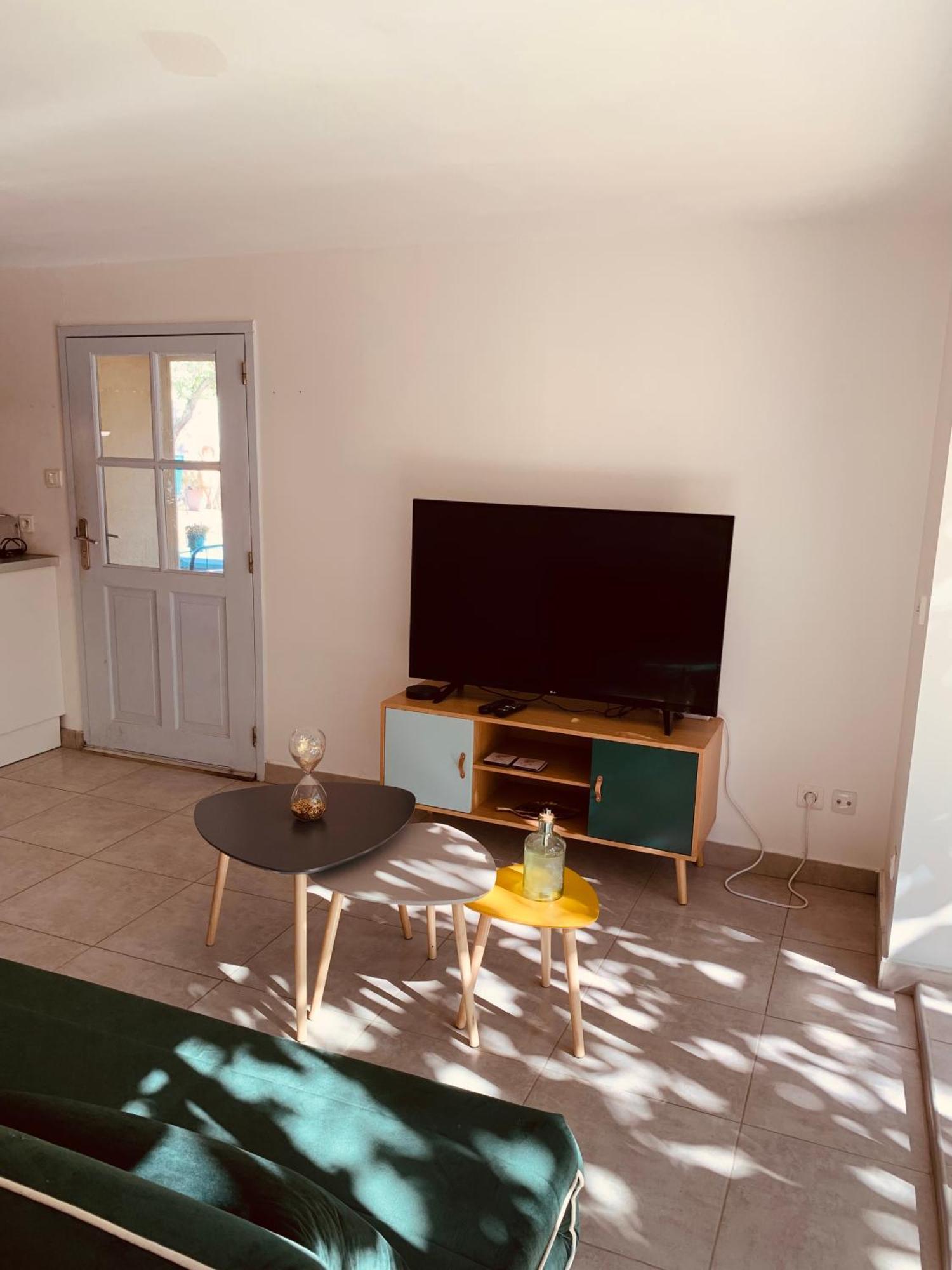 Appartement Independant Avec Jardin Et Acces Piscine Ним Екстериор снимка